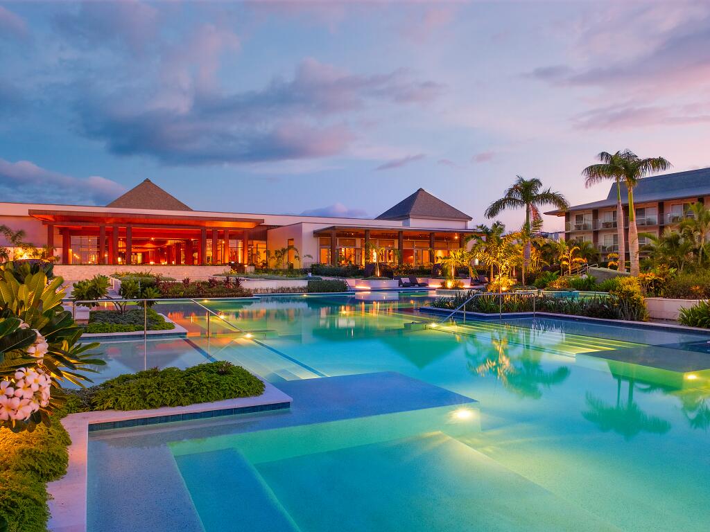 Crowne Plaza Fiji Nadi Bay Resort & Spa